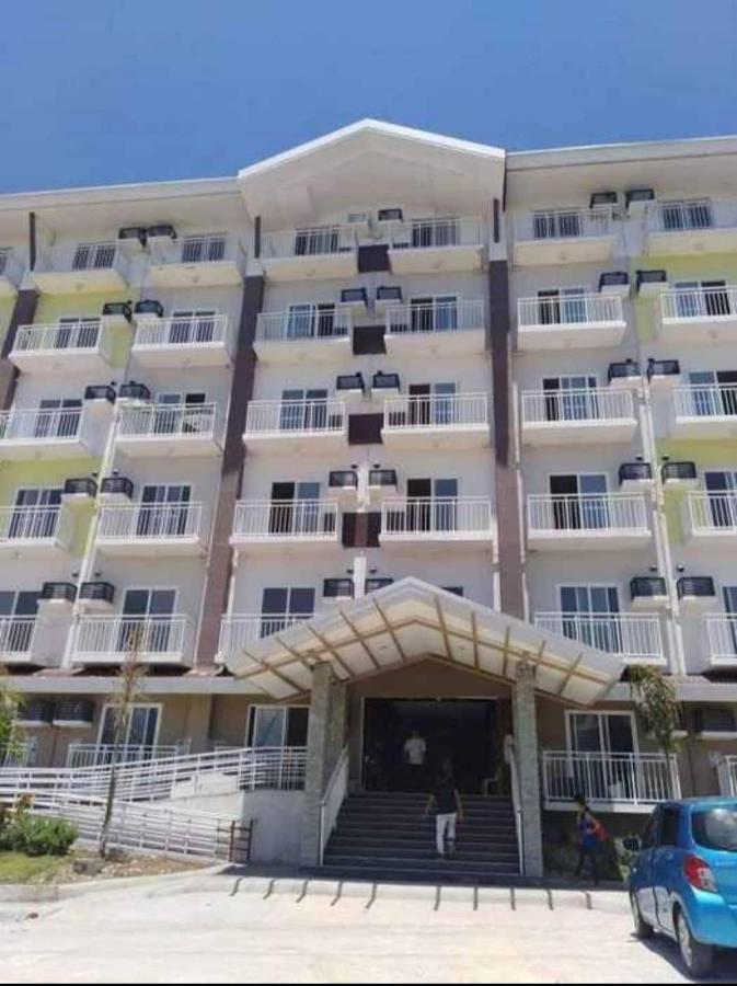 Ania Rooms@Amani Grand Residences Near Airport Lapu-Lapu City Exteriör bild