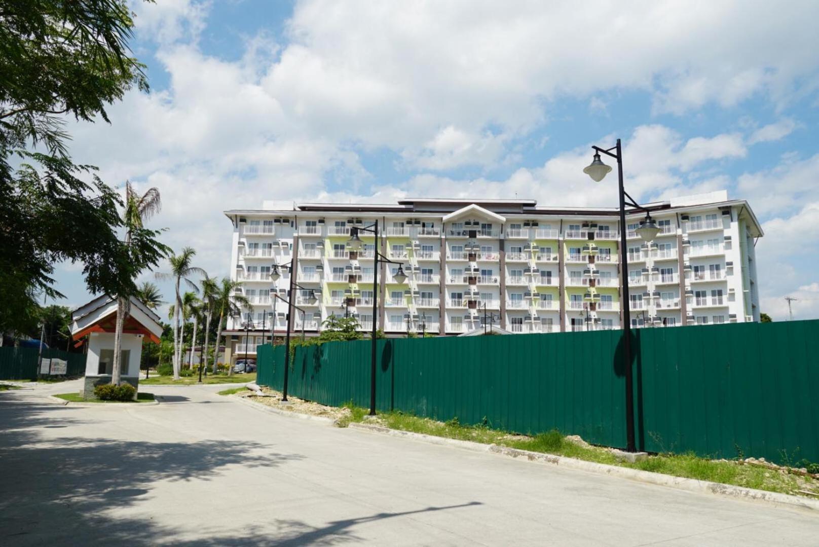 Ania Rooms@Amani Grand Residences Near Airport Lapu-Lapu City Exteriör bild