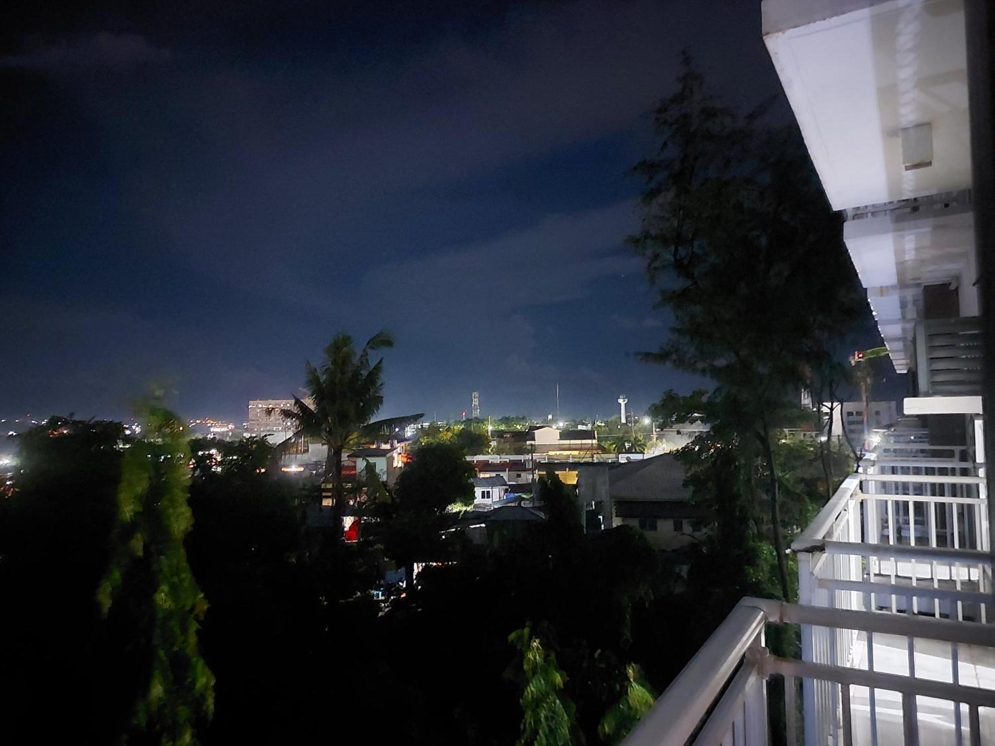 Ania Rooms@Amani Grand Residences Near Airport Lapu-Lapu City Exteriör bild