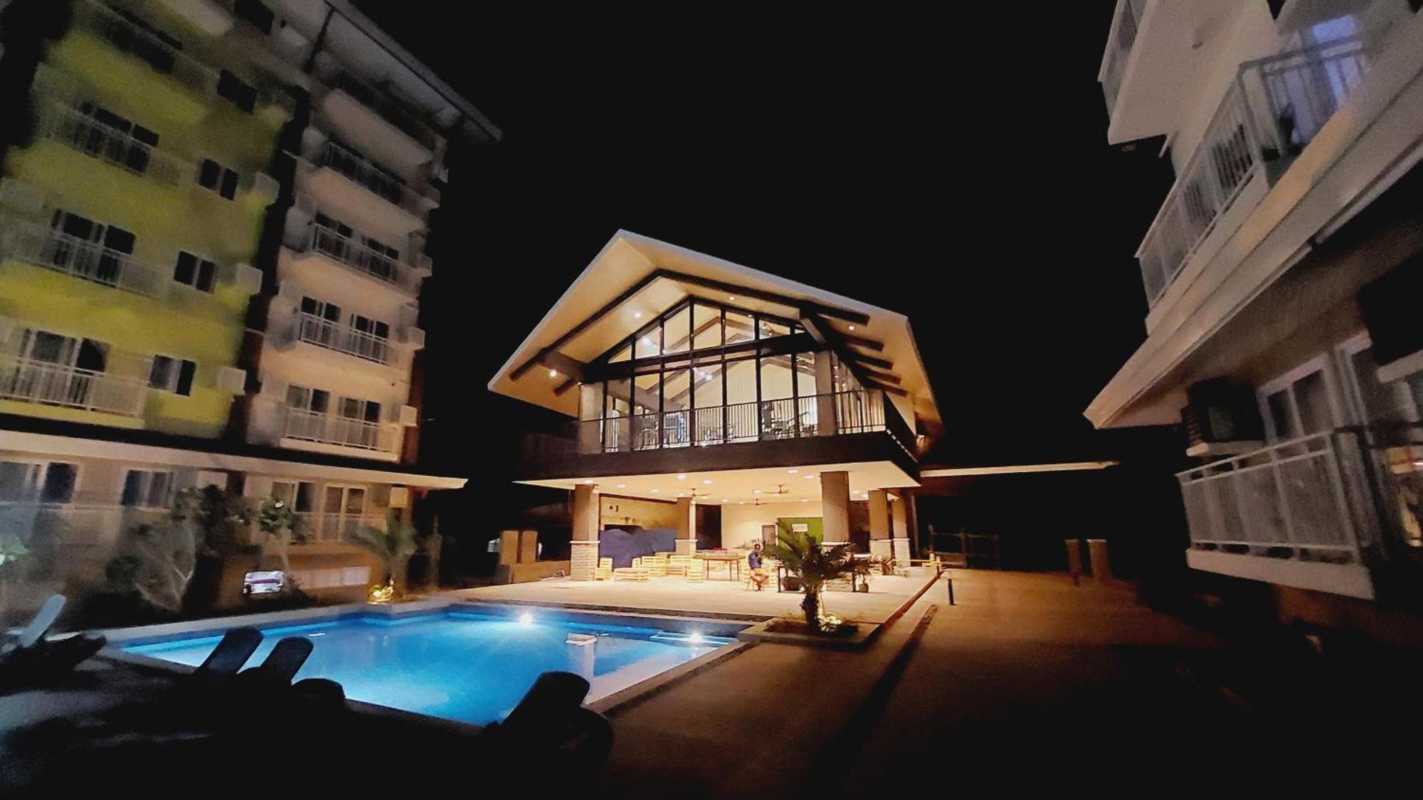 Ania Rooms@Amani Grand Residences Near Airport Lapu-Lapu City Exteriör bild