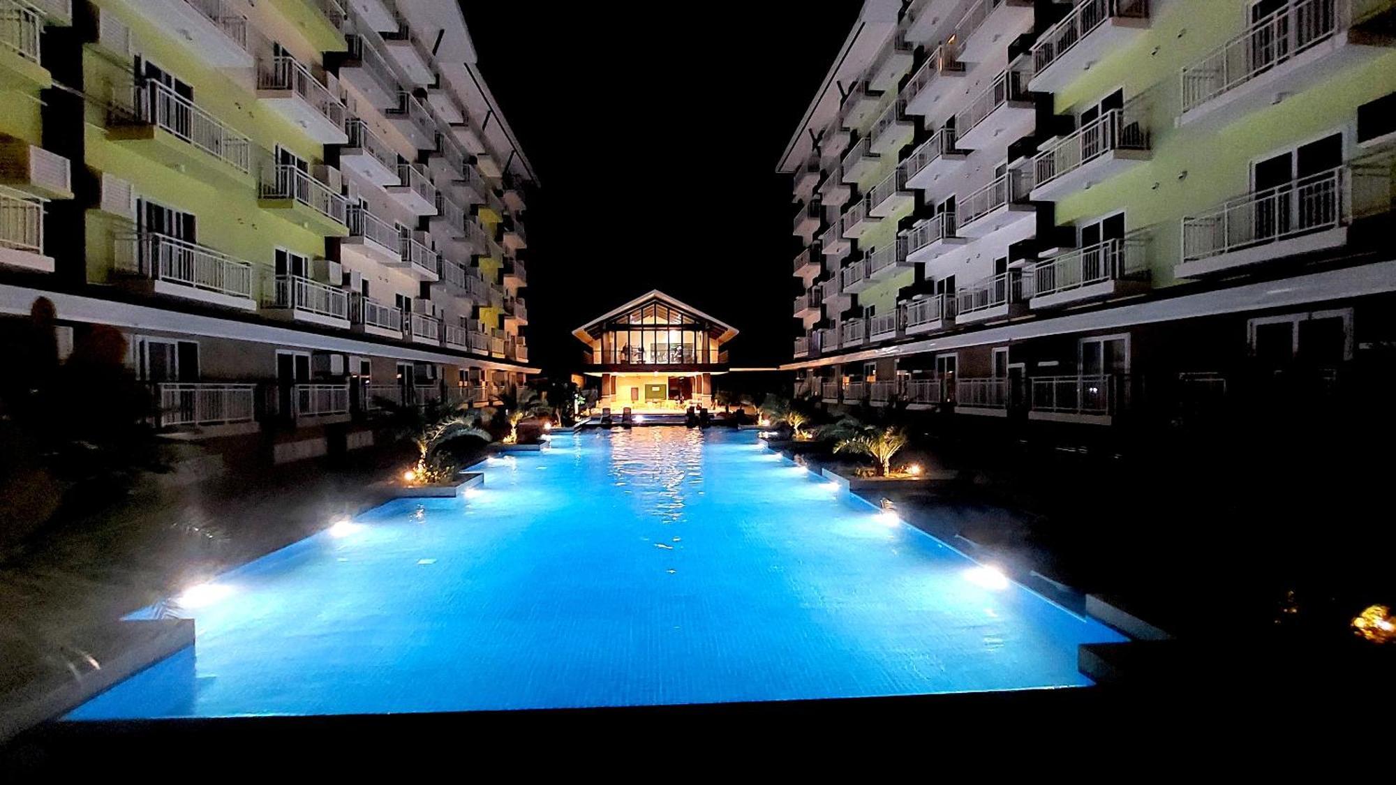 Ania Rooms@Amani Grand Residences Near Airport Lapu-Lapu City Exteriör bild