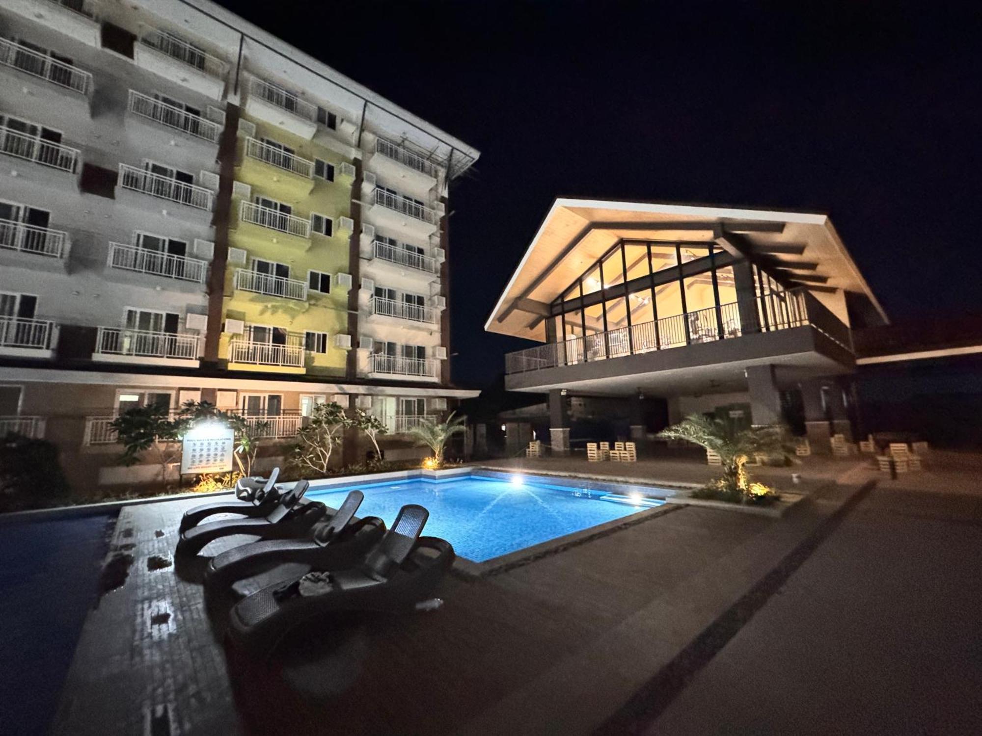 Ania Rooms@Amani Grand Residences Near Airport Lapu-Lapu City Exteriör bild