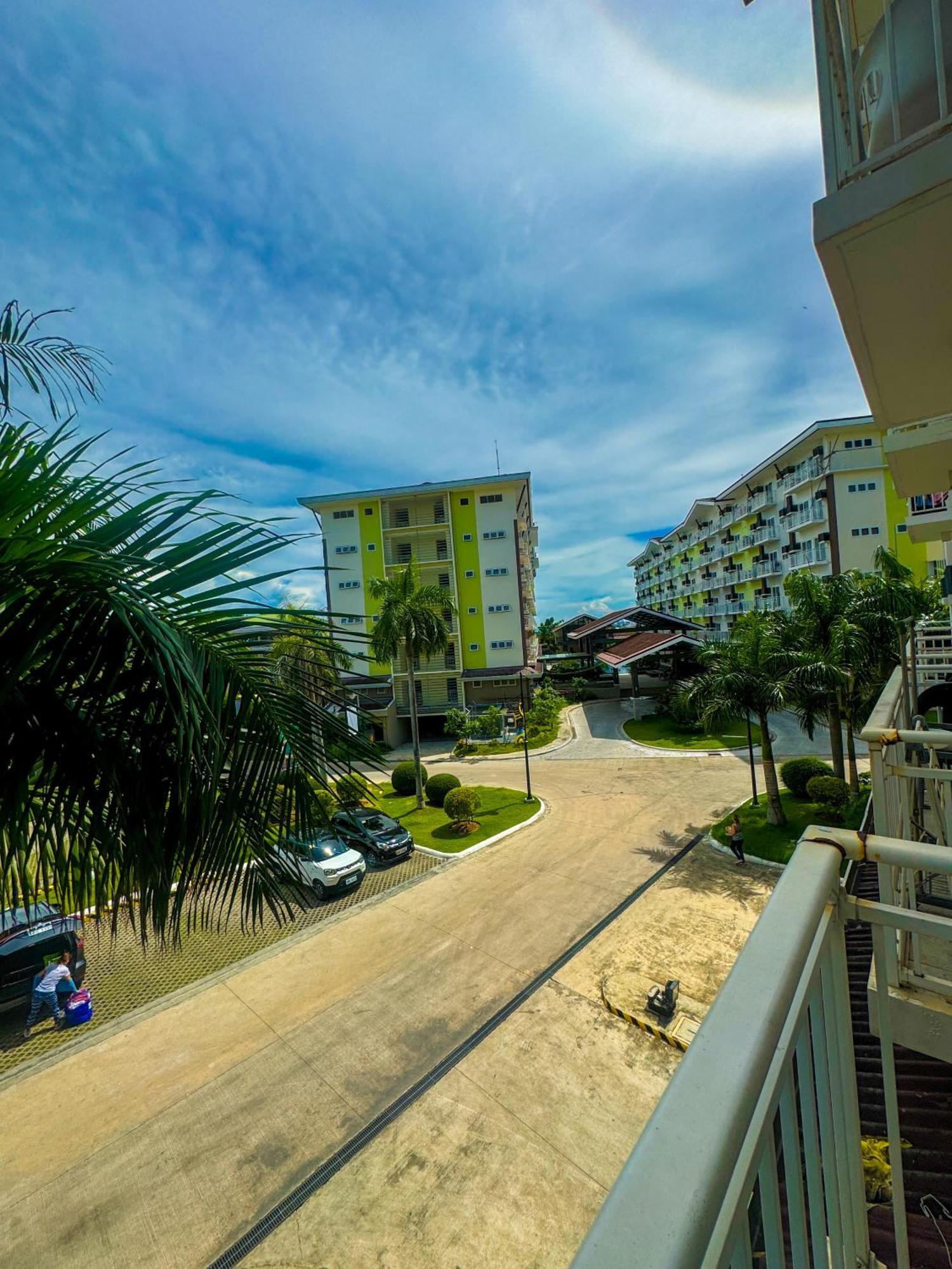 Ania Rooms@Amani Grand Residences Near Airport Lapu-Lapu City Exteriör bild